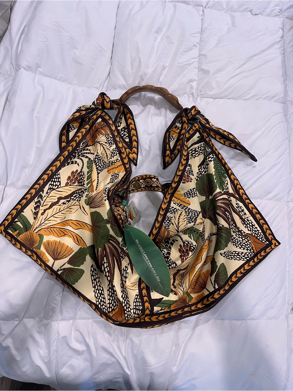 Farm rio foliage sketch scarf tote - Picture 3 of 7